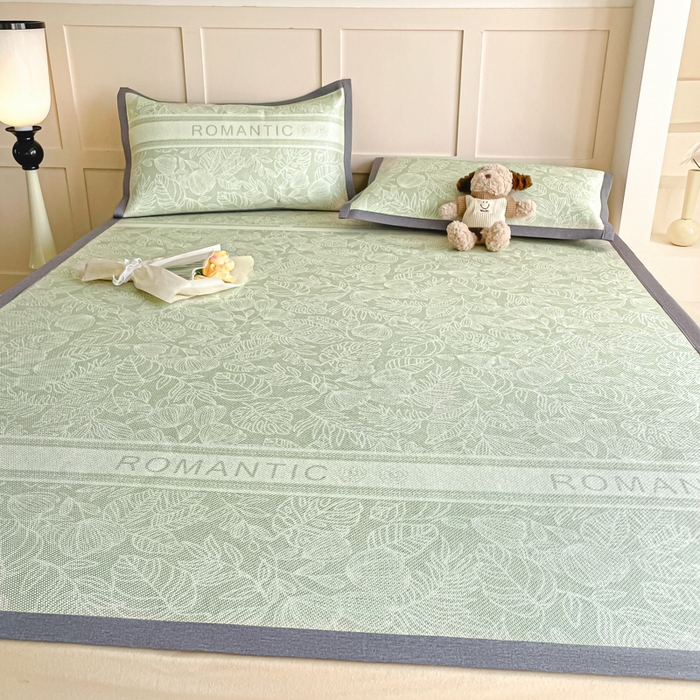 91家纺网 家纺一手货源 找家纺 柒月家居 2026新款小清新印花冰藤系列凉席席子-平铺款 绿茵