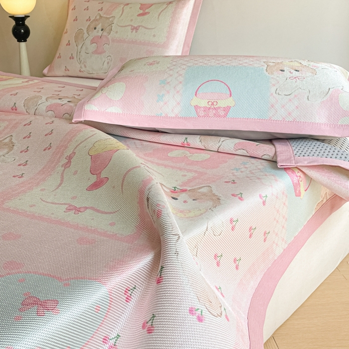 91家纺网 家纺一手货源 找家纺 柒月家居 2026新款小清新印花冰藤系列凉席席子-平铺款 甜心喵语