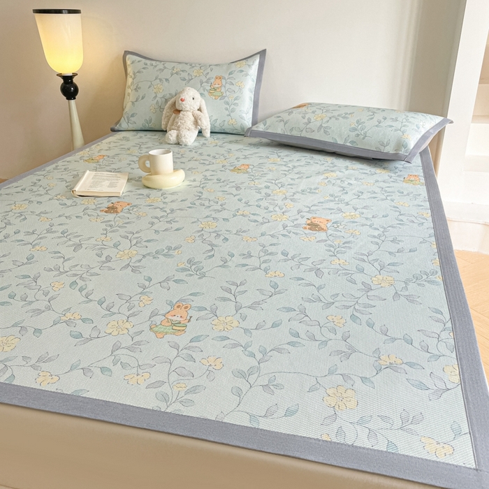 91家纺网 家纺一手货源 找家纺 柒月家居 2026新款小清新印花冰藤系列凉席席子-平铺款 叶子萌宠