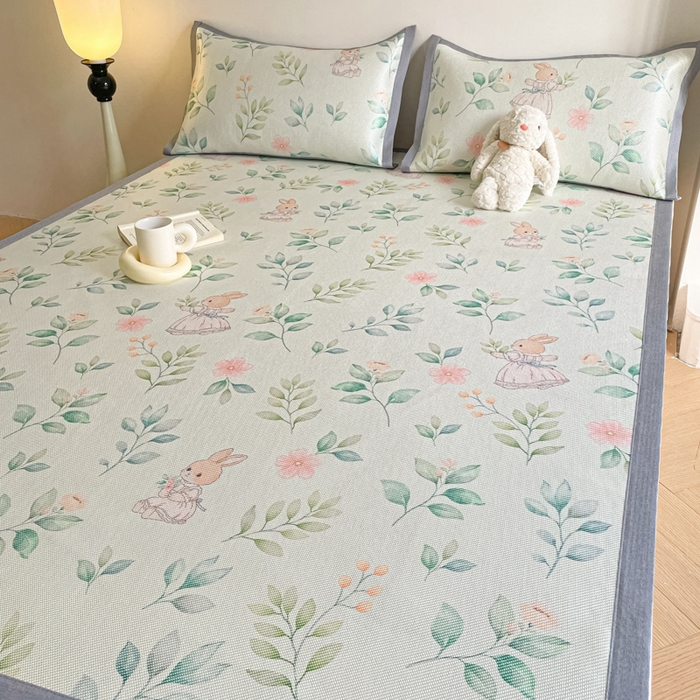 91家纺网 家纺一手货源 找家纺 柒月家居 2026新款小清新印花冰藤系列凉席席子-平铺款 青枝花间