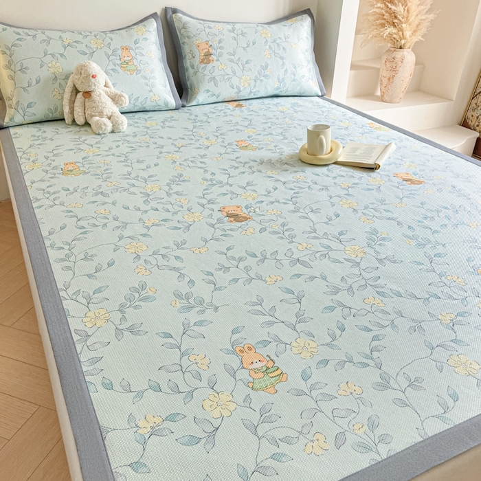 91家纺网 家纺一手货源 找家纺 柒月家居 2026新款小清新印花冰藤系列凉席席子-平铺款 叶子萌宠