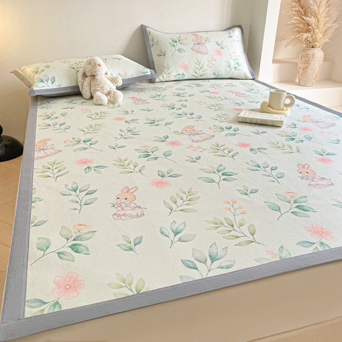 91家纺网 家纺一手货源 找家纺 柒月家居 2026新款小清新印花冰藤系列凉席席子-平铺款 青枝花间