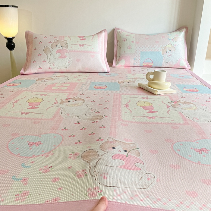 91家纺网 家纺一手货源 找家纺 柒月家居 2026新款小清新印花冰藤系列凉席席子-平铺款 甜心喵语