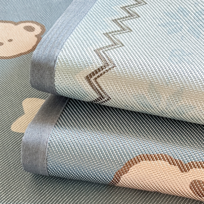 91家纺网 家纺一手货源 找家纺 柒月家居 2026新款小清新印花冰藤系列凉席席子-平铺款 星梦小熊