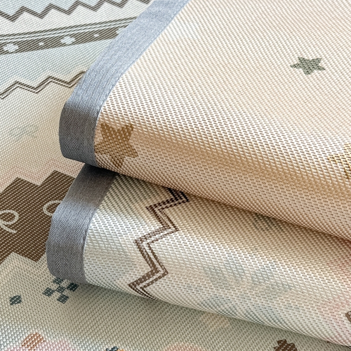 91家纺网 家纺一手货源 找家纺 柒月家居 2026新款小清新印花冰藤系列凉席席子-平铺款 小马织梦