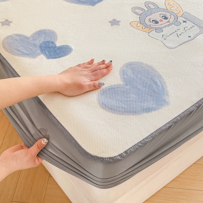 91家纺网 家纺一手货源 找家纺 （总）柒月家居 2026新款小清新印花冰藤凉席席子-床笠款