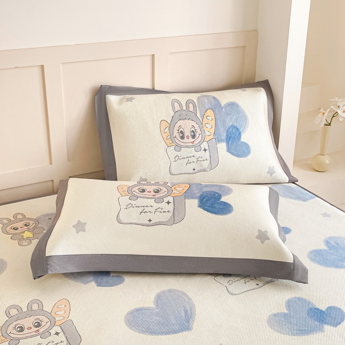 91家纺网 家纺一手货源 找家纺 柒月家居 2026新款小清新印花冰藤凉席席子-床笠款 爱心布布