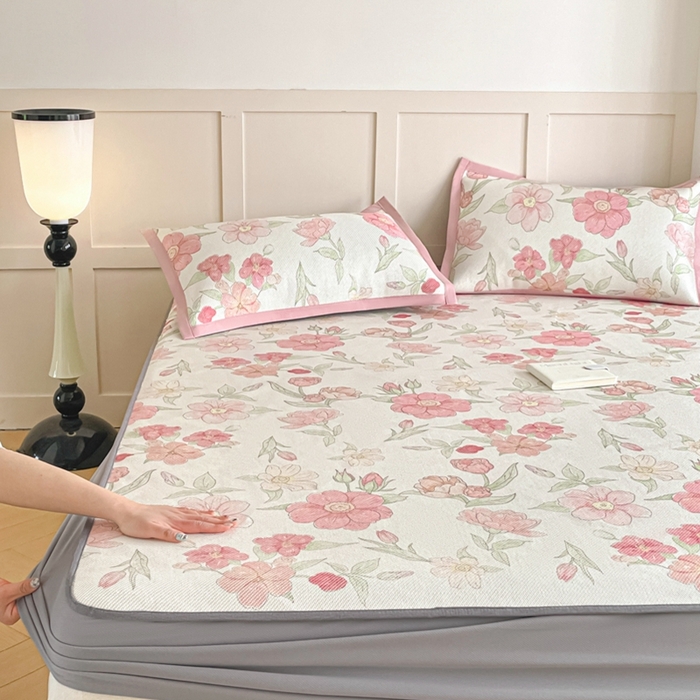 91家纺网 家纺一手货源 找家纺 柒月家居 2026新款小清新印花冰藤凉席席子-床笠款 粉色花海