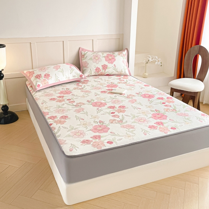 91家纺网 家纺一手货源 找家纺 柒月家居 2026新款小清新印花冰藤凉席席子-床笠款 粉色花海