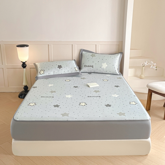 91家纺网 家纺一手货源 找家纺 柒月家居 2026新款小清新印花冰藤凉席席子-床笠款 夜空