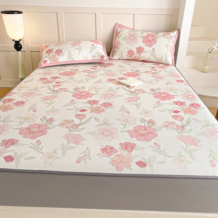 91家纺网 家纺一手货源 找家纺 柒月家居 2026新款小清新印花冰藤凉席席子-床笠款 粉色花海