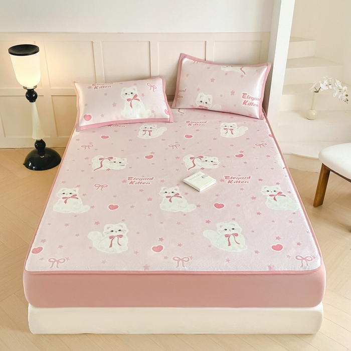 91家纺网 家纺一手货源 找家纺 柒月家居 2026新款小清新印花冰藤凉席席子-床笠款 猫猫日记