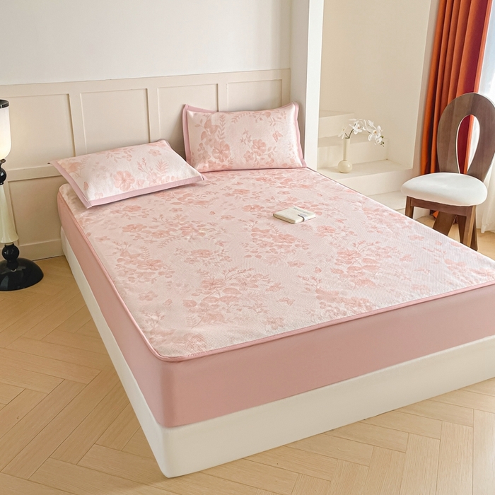 91家纺网 家纺一手货源 找家纺 柒月家居 2026新款小清新印花冰藤凉席席子-床笠款 花间-粉