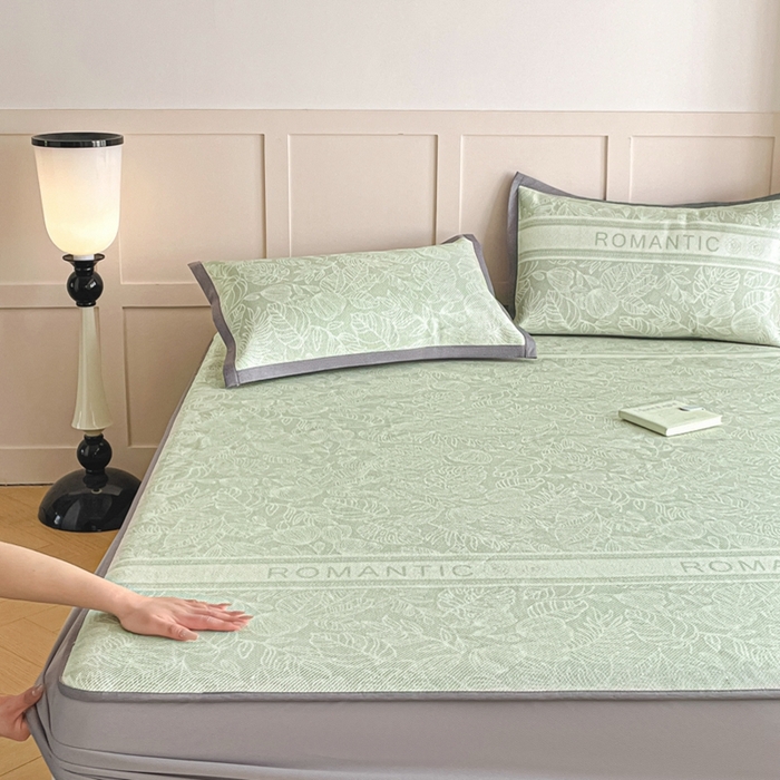 91家纺网 家纺一手货源 找家纺 柒月家居 2026新款小清新印花冰藤凉席席子-床笠款 绿茵