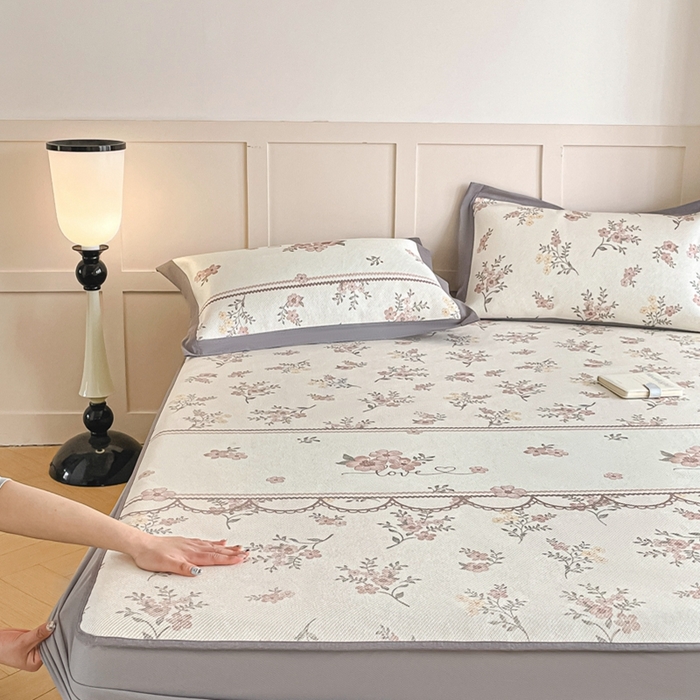 91家纺网 家纺一手货源 找家纺 柒月家居 2026新款小清新印花冰藤凉席席子-床笠款 花蔓