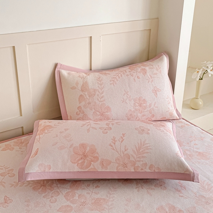 91家纺网 家纺一手货源 找家纺 柒月家居 2026新款小清新印花冰藤凉席席子-床笠款 花间-粉