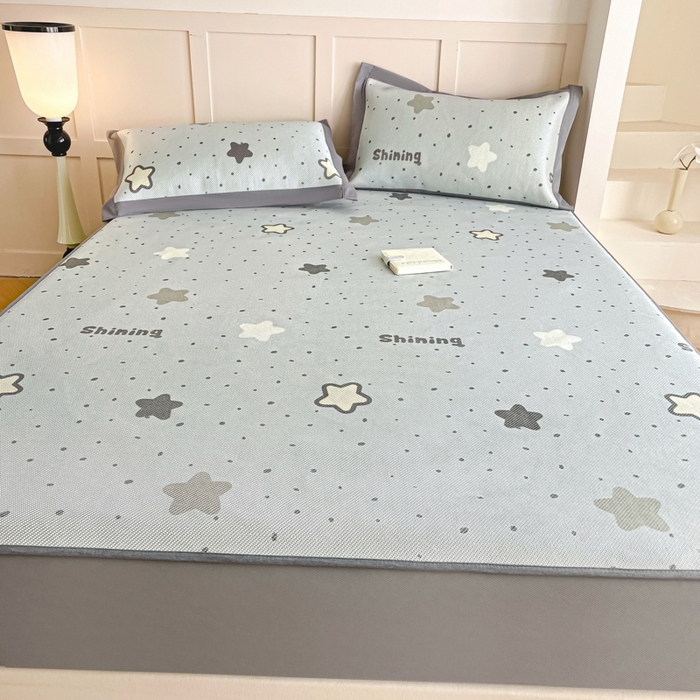 91家纺网 家纺一手货源 找家纺 柒月家居 2026新款小清新印花冰藤凉席席子-床笠款 夜空