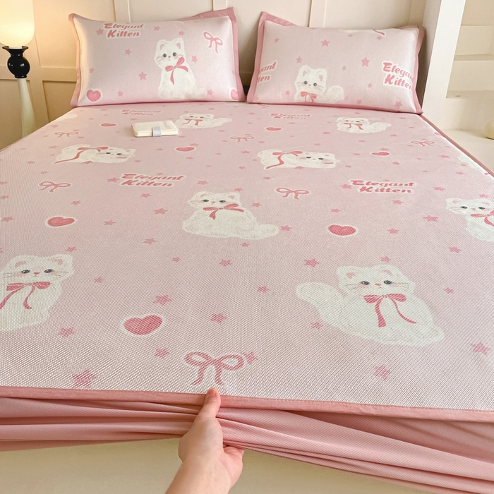 91家纺网 家纺一手货源 找家纺 柒月家居 2026新款小清新印花冰藤凉席席子-床笠款 猫猫日记