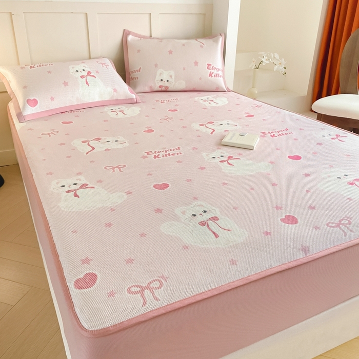 91家纺网 家纺一手货源 找家纺 柒月家居 2026新款小清新印花冰藤凉席席子-床笠款 猫猫日记