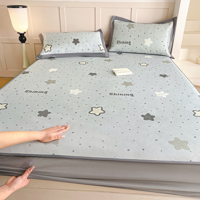 91家纺网 家纺一手货源 找家纺 柒月家居 2026新款小清新印花冰藤凉席席子-床笠款 夜空