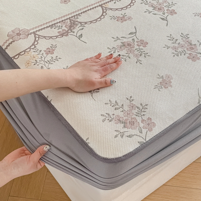 91家纺网 家纺一手货源 找家纺 柒月家居 2026新款小清新印花冰藤凉席席子-床笠款 花蔓