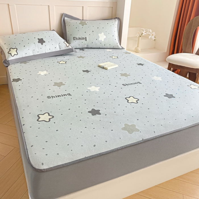 91家纺网 家纺一手货源 找家纺 柒月家居 2026新款小清新印花冰藤凉席席子-床笠款 夜空