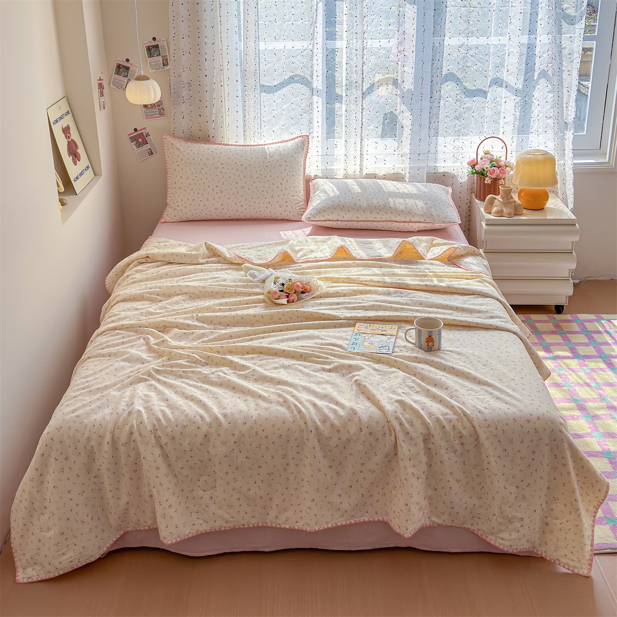 91家纺网 家纺一手货源 找家纺 被窝家纺 2026春夏新款贝壳边全棉双层纱大豆夏凉被空调被夏被四件套 小野花