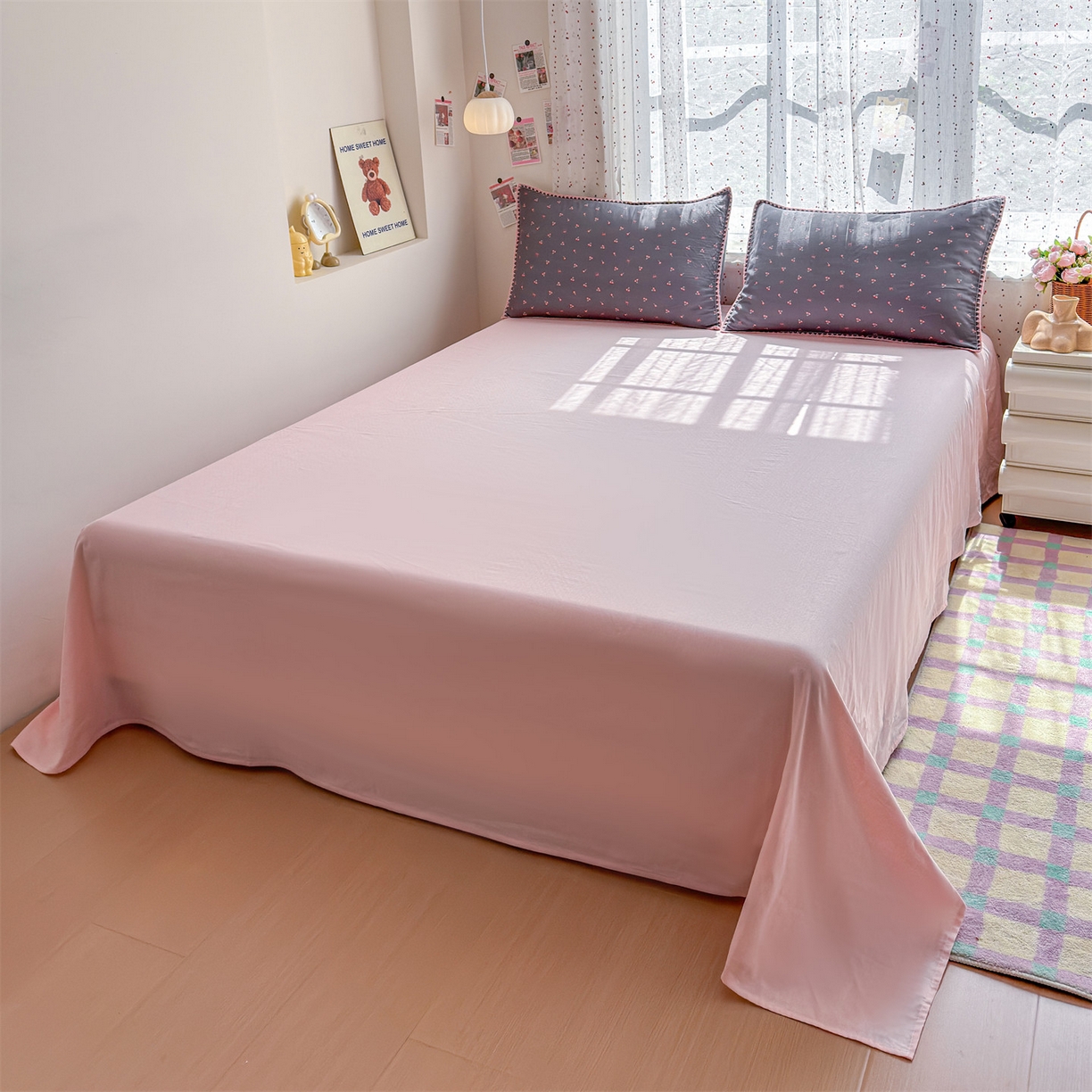 91家纺网 家纺一手货源 找家纺 被窝家纺 2026春夏新款贝壳边全棉双层纱大豆夏凉被空调被夏被四件套 樱桃甜心