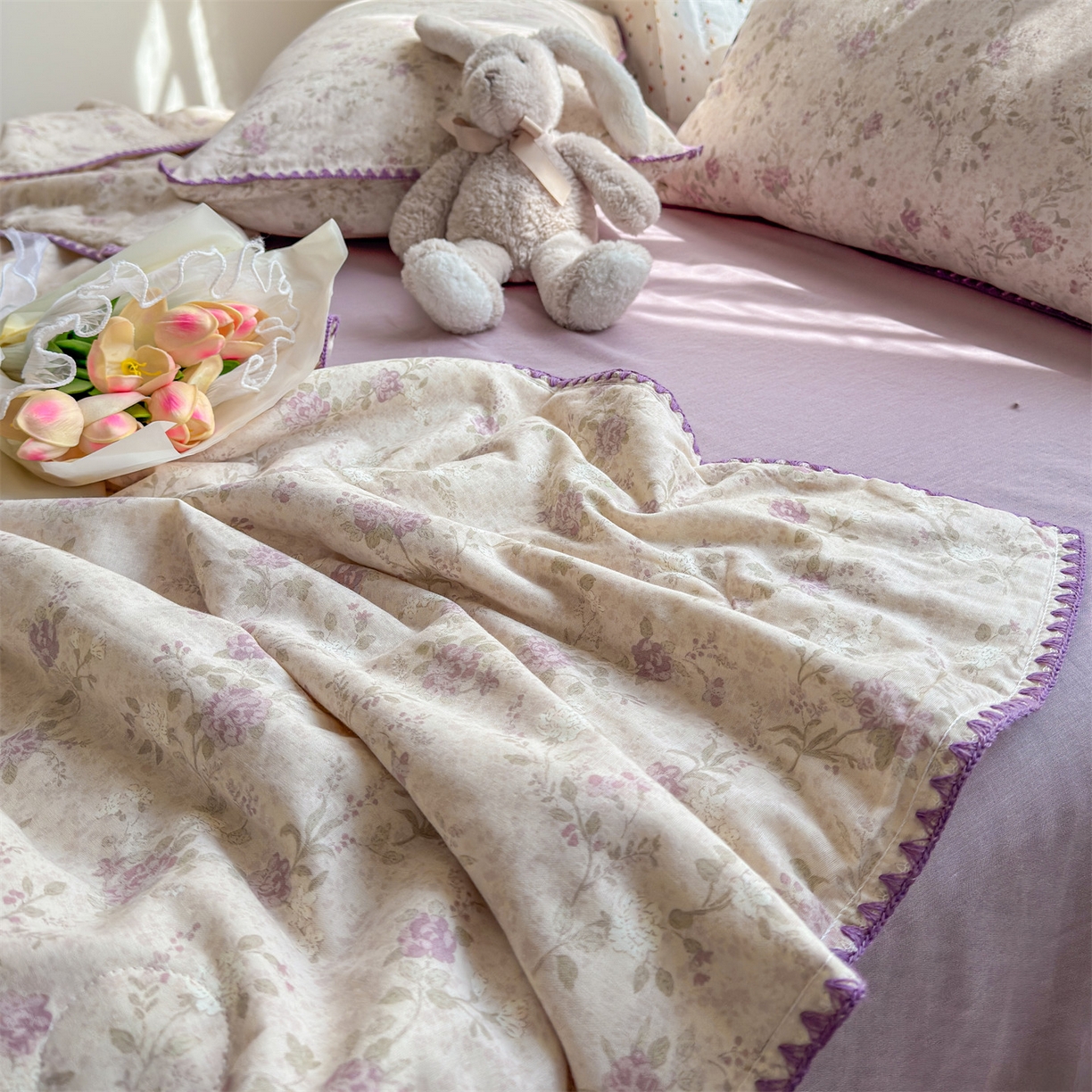 91家纺网 家纺一手货源 找家纺 被窝家纺 2026春夏新款贝壳边全棉双层纱大豆夏凉被空调被夏被四件套 紫罗兰