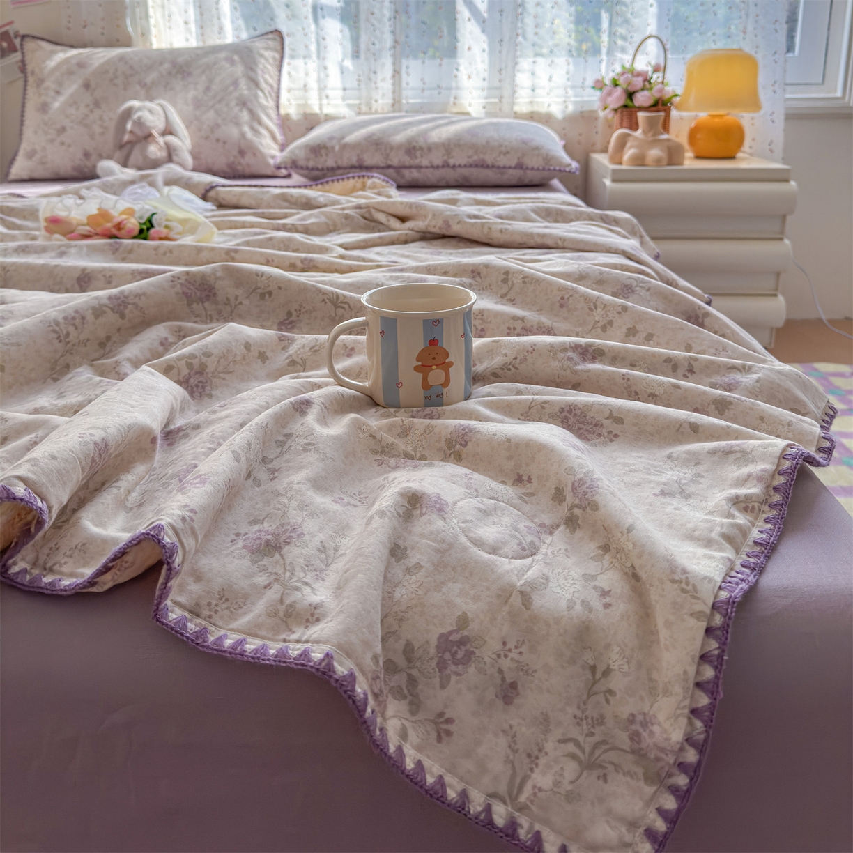 91家纺网 家纺一手货源 找家纺 被窝家纺 2026春夏新款贝壳边全棉双层纱大豆夏凉被空调被夏被四件套 紫罗兰
