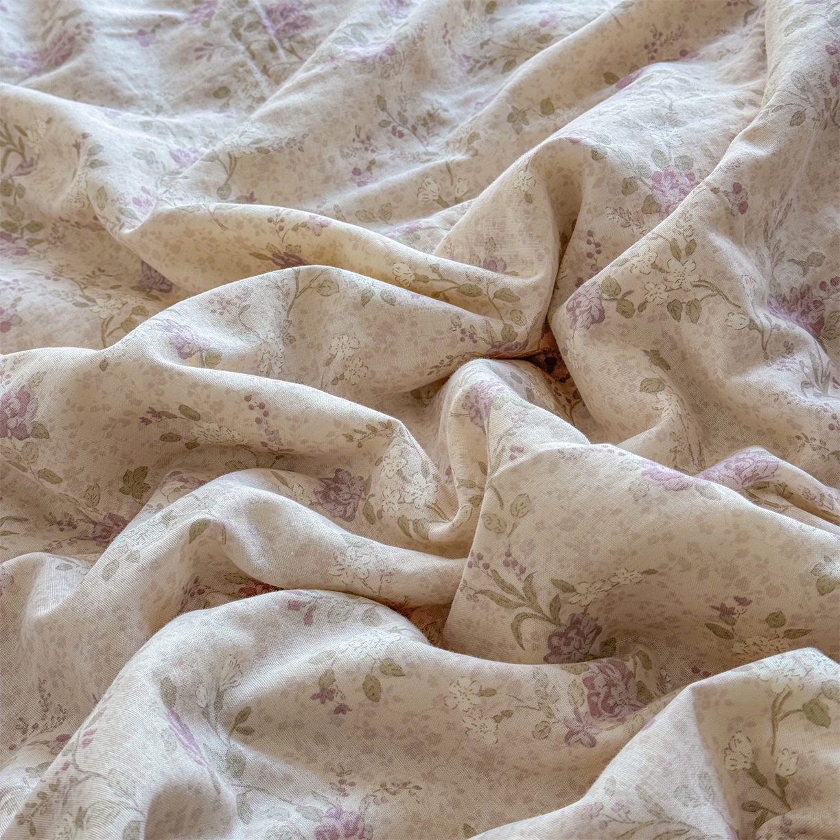 91家纺网 家纺一手货源 找家纺 被窝家纺 2026春夏新款贝壳边全棉双层纱大豆夏凉被空调被夏被四件套 紫罗兰