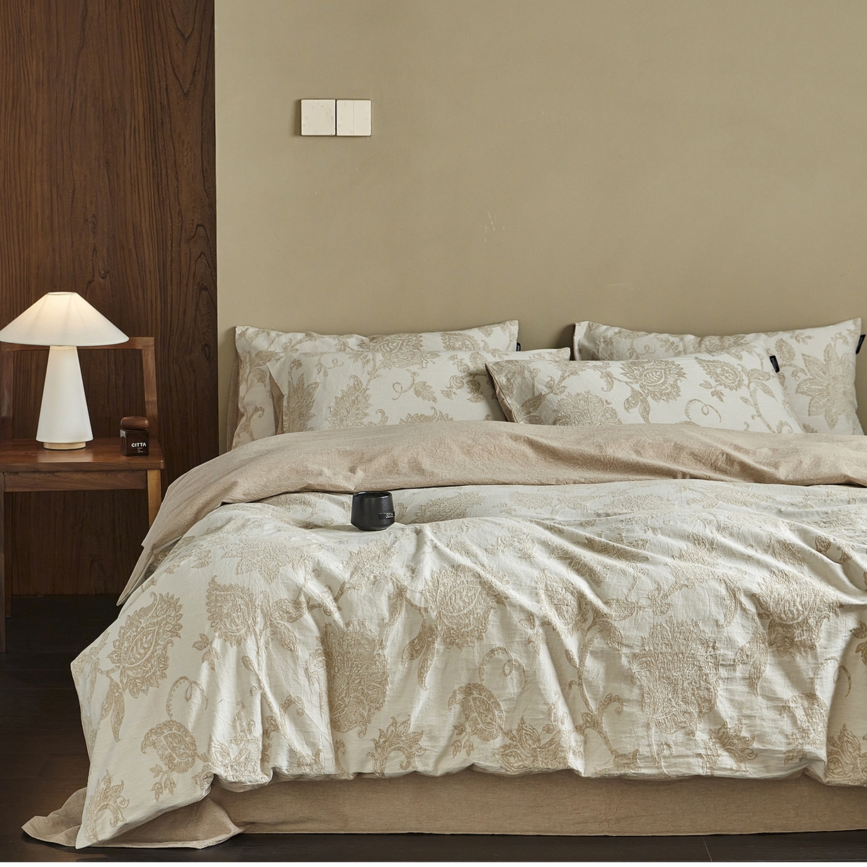 91家纺网 家纺一手货源 找家纺 沐珩家纺 2026新款40s精梳厚织水洗提花厚织提花麻感水洗全棉四件套（风格一） 奈予-驼麻