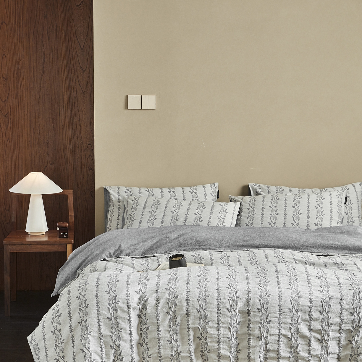 91家纺网 家纺一手货源 找家纺 沐珩家纺 2026新款40s精梳厚织水洗提花厚织提花麻感水洗全棉四件套（风格一） 茉白-麻蓝