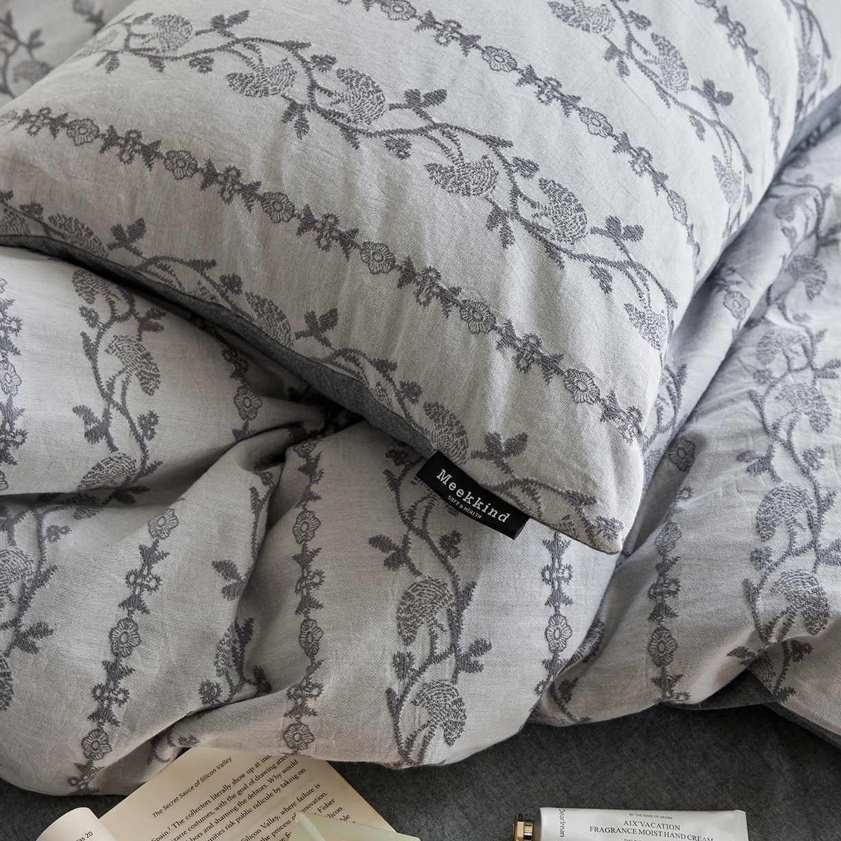 91家纺网 家纺一手货源 找家纺 沐珩家纺 2026新款40s精梳厚织提花麻感水洗全棉四件套（风格二） 茉白-麻蓝