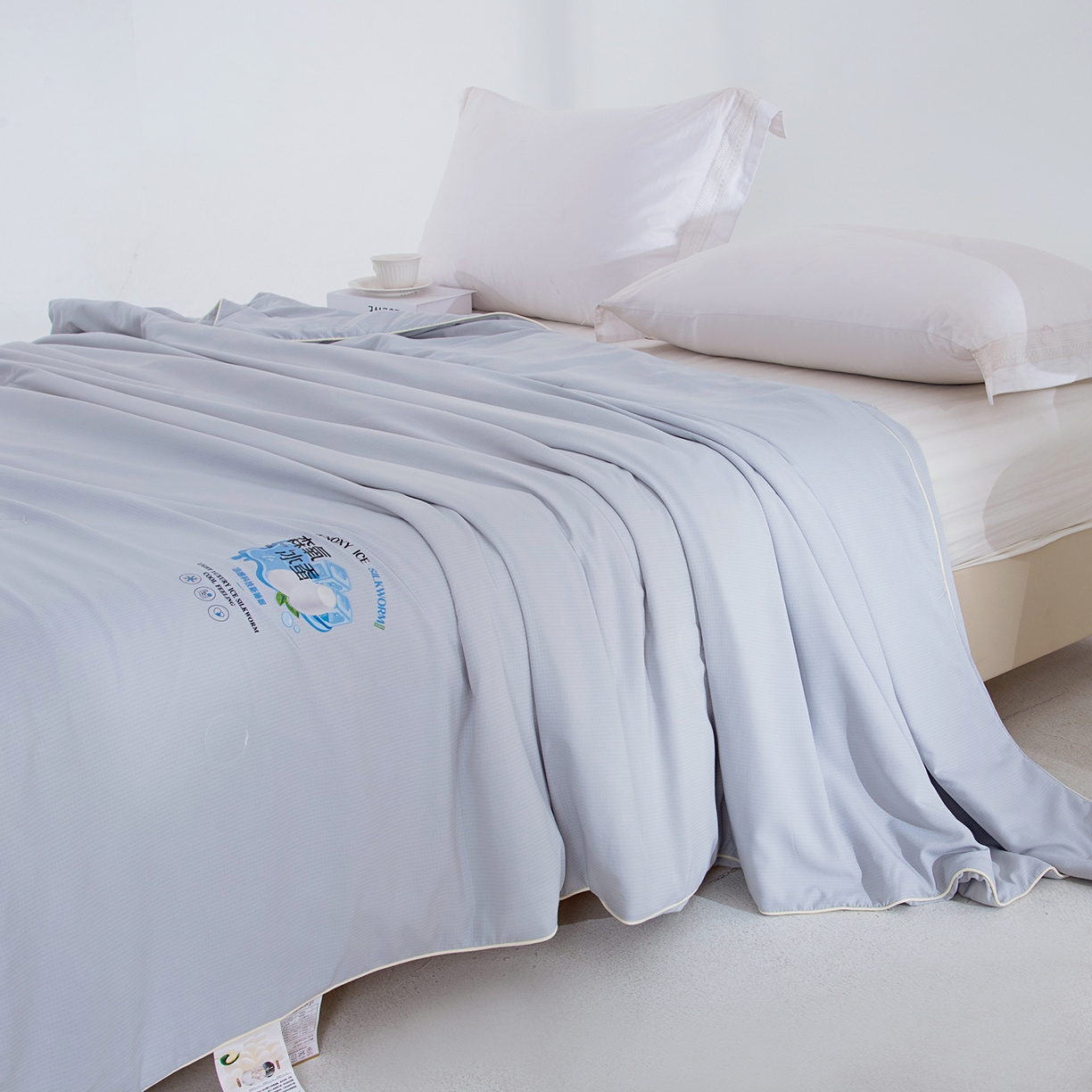 91家纺网 家纺一手货源 找家纺 欣宜家纺 2026春夏新款冰氧桑蚕丝空调被夏凉被学生被蚕蛹蛋白被子被芯外贸跨境夏凉被空调被 奶油灰