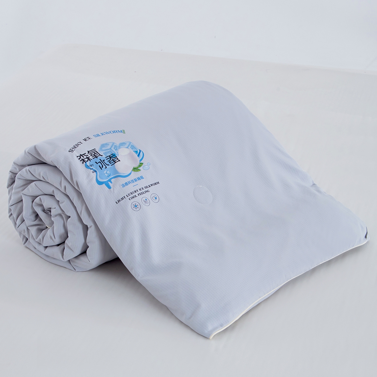 91家纺网 家纺一手货源 找家纺 欣宜家纺 2026春夏新款冰氧桑蚕丝空调被夏凉被学生被蚕蛹蛋白被子被芯外贸跨境夏凉被空调被 奶油灰