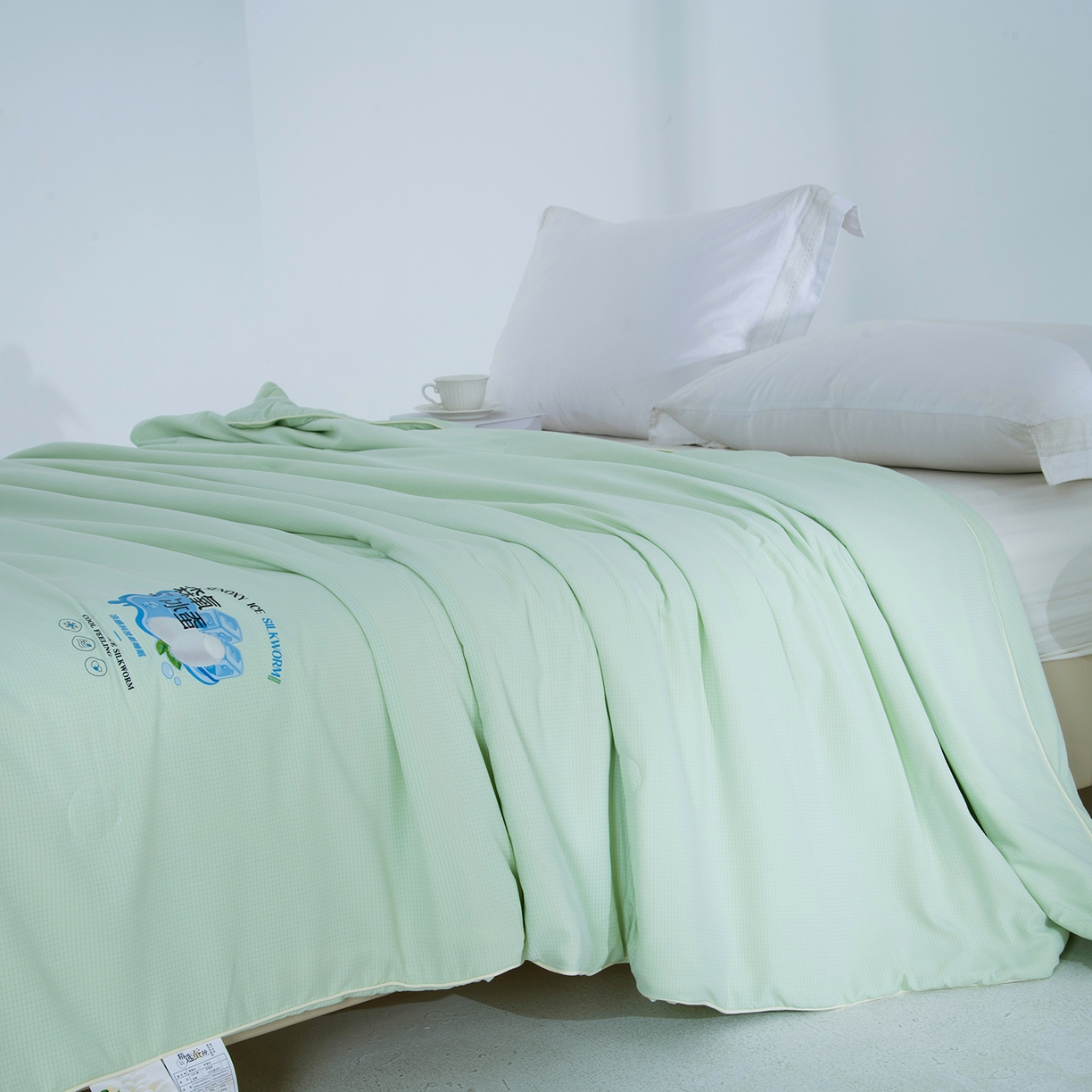 91家纺网 家纺一手货源 找家纺 欣宜家纺 2026春夏新款冰氧桑蚕丝空调被夏凉被学生被蚕蛹蛋白被子被芯外贸跨境夏凉被空调被 奶油绿