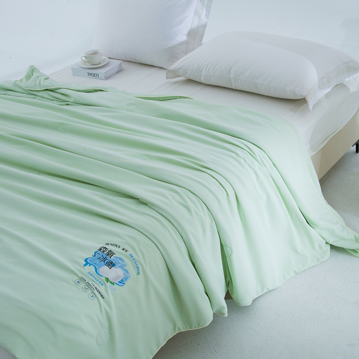 91家纺网 家纺一手货源 找家纺 欣宜家纺 2026春夏新款冰氧桑蚕丝空调被夏凉被学生被蚕蛹蛋白被子被芯外贸跨境夏凉被空调被 奶油绿