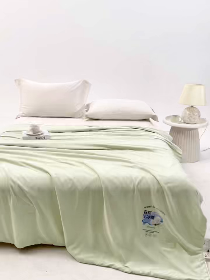 91家纺网 家纺一手货源 找家纺 欣宜家纺 2026春夏新款冰氧桑蚕丝空调被夏凉被学生被蚕蛹蛋白被子被芯外贸跨境夏凉被空调被 奶油绿