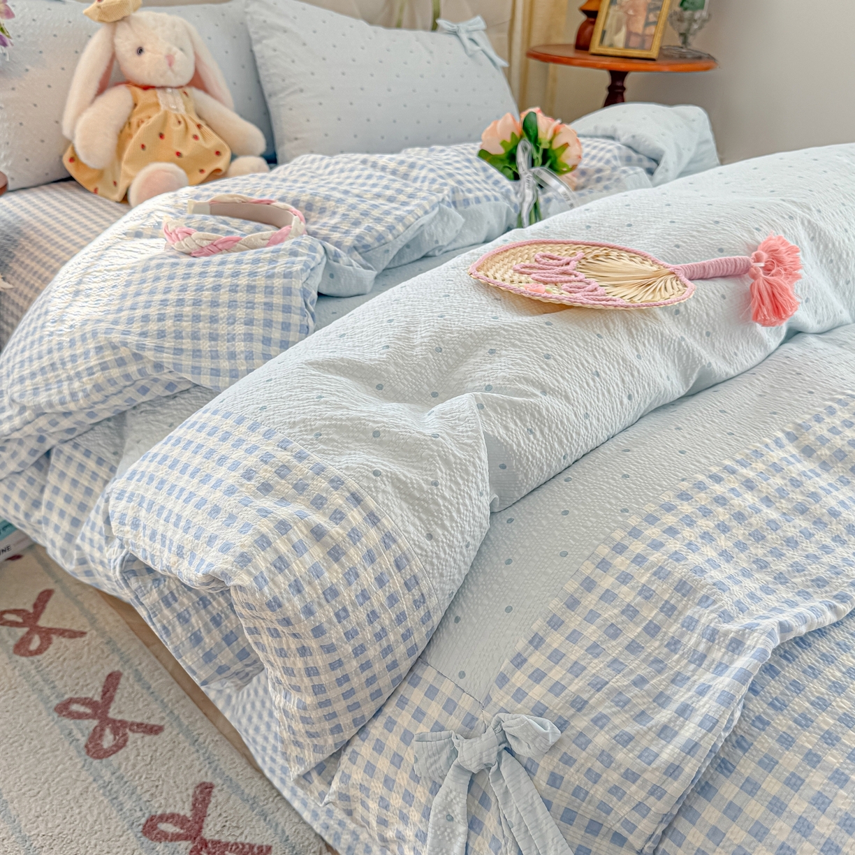 91家纺网 家纺一手货源 找家纺 （总）子钦家纺 2025新款牛奶绒条纹贴布绣翻边毛毯