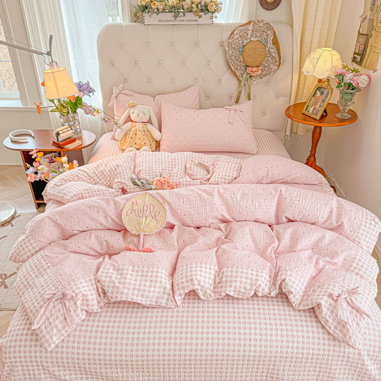 91家纺网 家纺一手货源 找家纺 子钦家纺 2026春夏新款提花泡芙棉蝴蝶结拼角工艺床单床笠四件套-缪斯之恋 缪斯之恋-奶粉波点