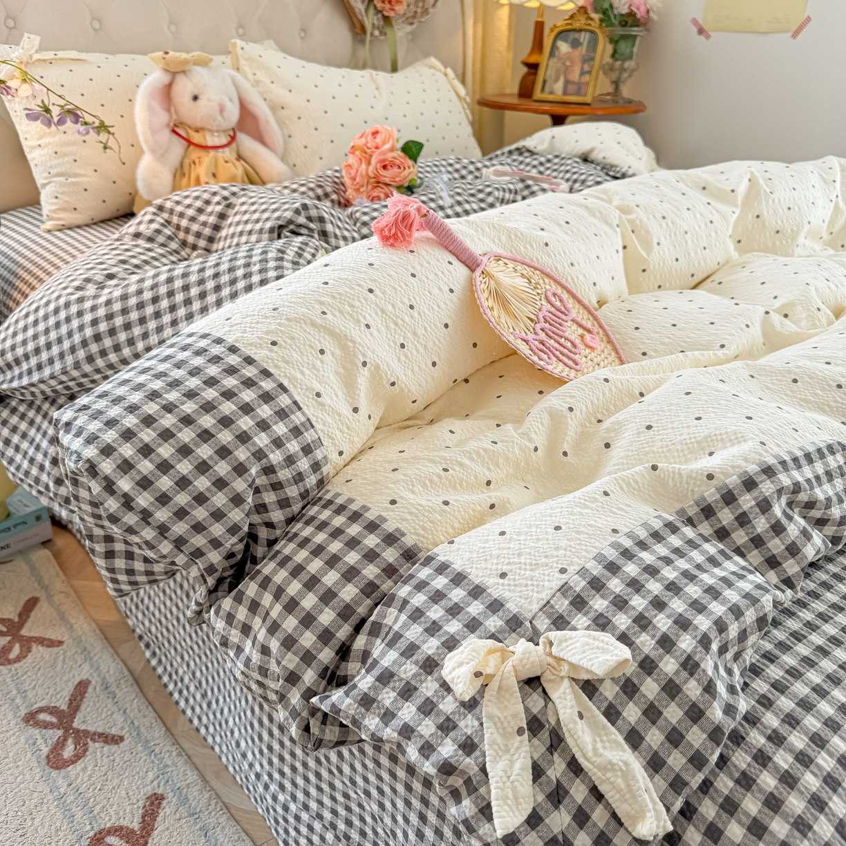 子钦家纺 2026春夏新款提花泡芙棉蝴蝶结拼角工艺床单床笠四件套-缪斯之恋 缪斯之恋-奶灰波点