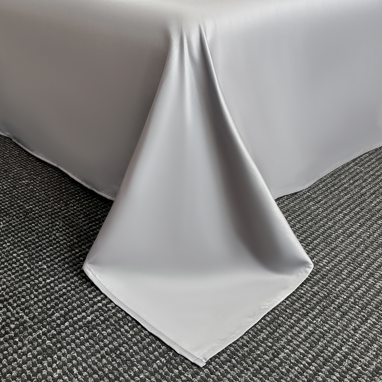 91家纺网 家纺一手货源 找家纺 澳梵家居 2026新款冰丝提花水洗真丝四件套-蝶梦系列 蝶梦-白灰