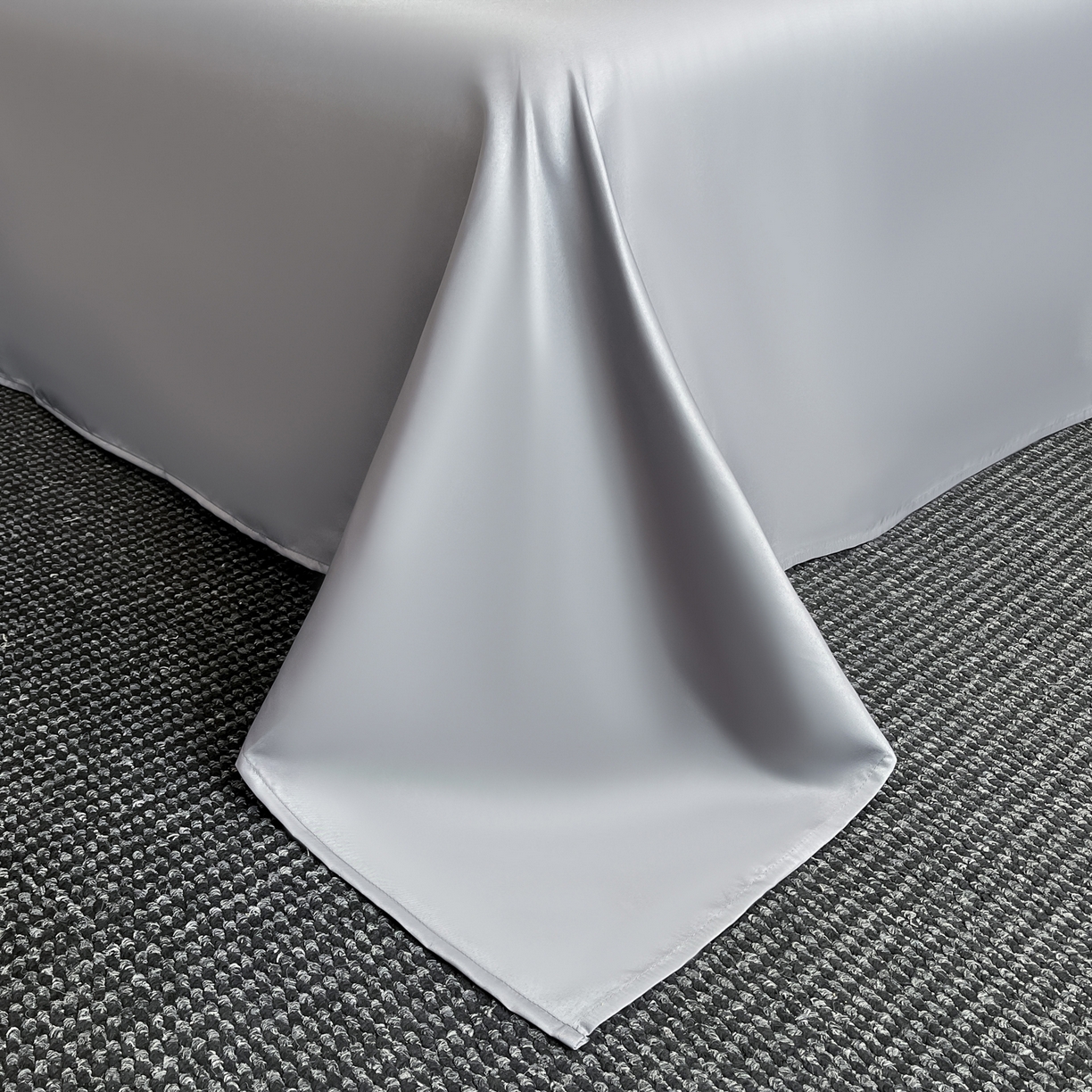 91家纺网 家纺一手货源 找家纺 澳梵家居 2026新款冰丝提花水洗真丝四件套-蝶梦系列 蝶梦-银灰