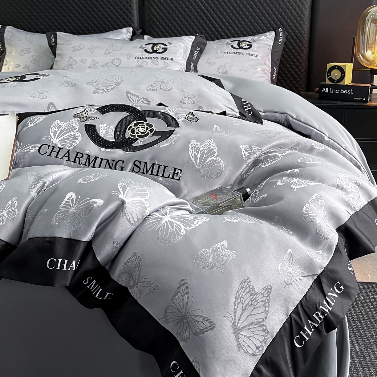 91家纺网 家纺一手货源 找家纺 澳梵家居 2026新款冰丝提花水洗真丝四件套-蝶梦系列 蝶梦-银灰