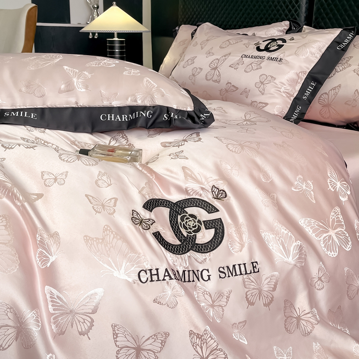 91家纺网 家纺一手货源 找家纺 澳梵家居 2026新款冰丝提花水洗真丝四件套-蝶梦系列 蝶梦-水粉