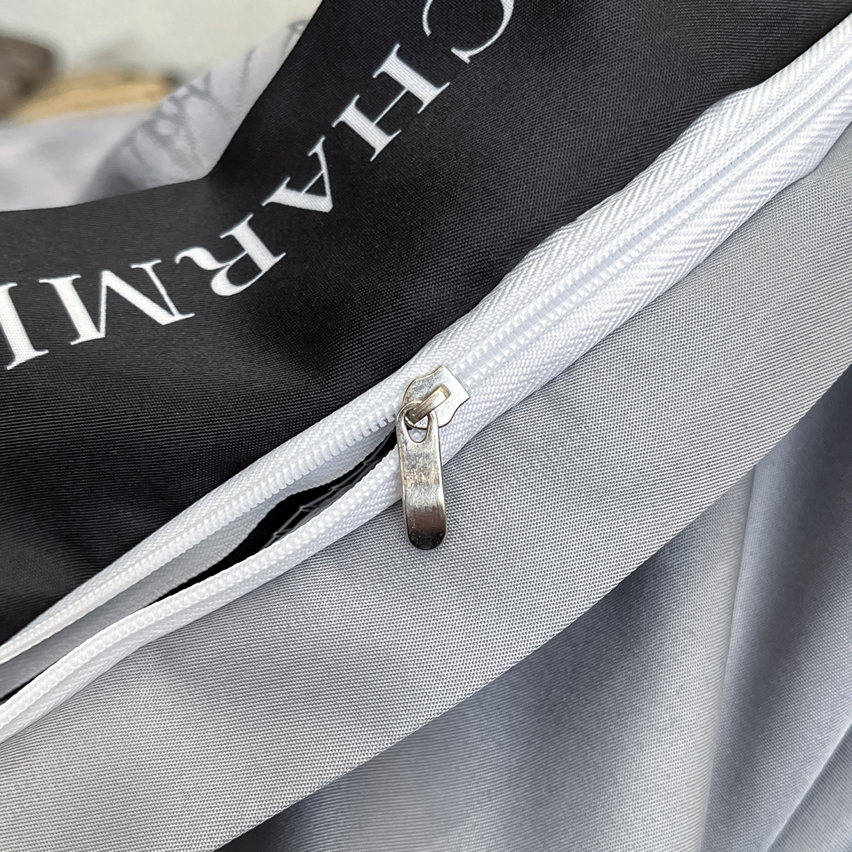 91家纺网 家纺一手货源 找家纺 澳梵家居 2026新款冰丝提花水洗真丝四件套-蝶梦系列 蝶梦-银灰