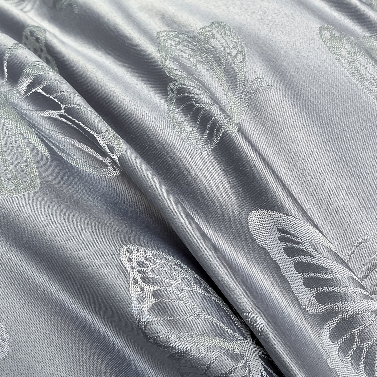 91家纺网 家纺一手货源 找家纺 澳梵家居 2026新款冰丝提花水洗真丝四件套-蝶梦系列 蝶梦-银灰