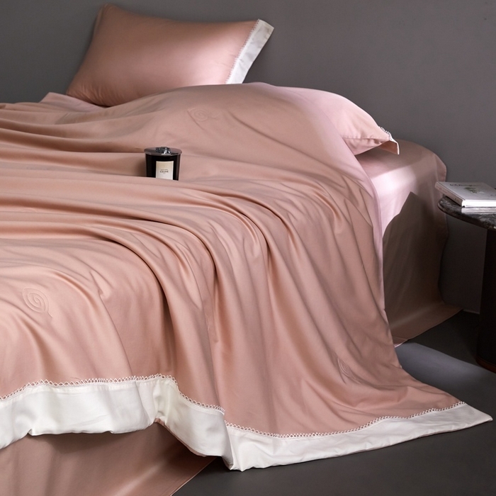 91家纺网 家纺一手货源 找家纺 金奇达家纺 2026新款茧养软夹心蚕丝四件套-丝颜悦色（标准号全网控价（折后券后）不低于299元 单夏被会员-40元 四件套会员-30） 丝颜悦色-缦豆沙