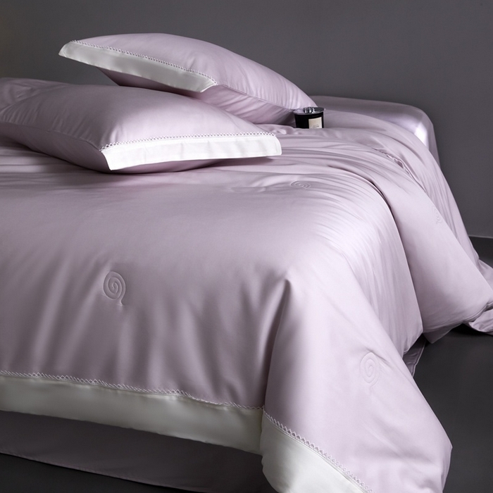 91家纺网 家纺一手货源 找家纺 金奇达家纺 2026新款茧养软夹心蚕丝四件套-丝颜悦色（标准号全网控价（折后券后）不低于299元 单夏被会员-40元 四件套会员-30） 丝颜悦色-水雾紫